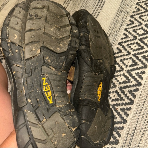 Keen Tan and Black Outdoor Sandals - Picture 7 of 8